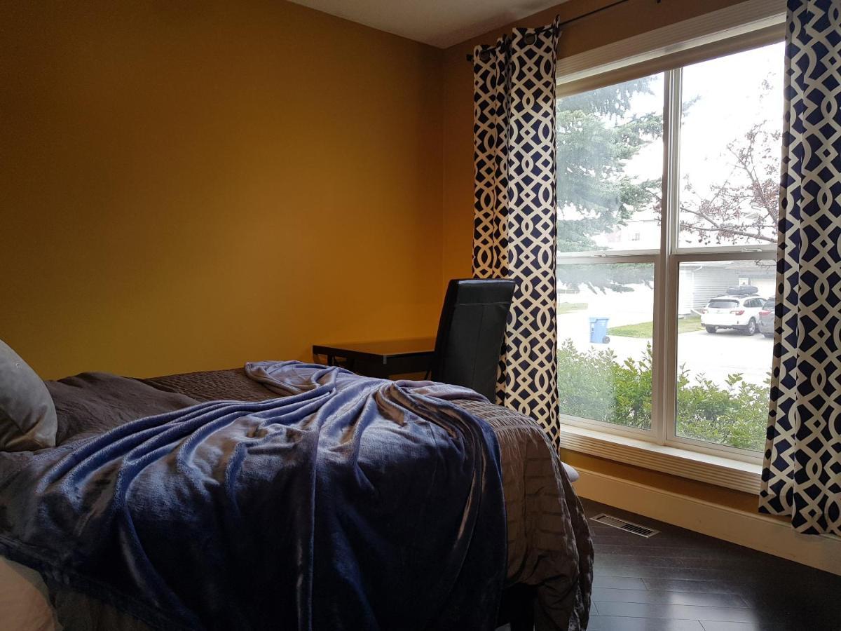 Tuscan Ridge Guesthouse Calgary West Ngoại thất bức ảnh